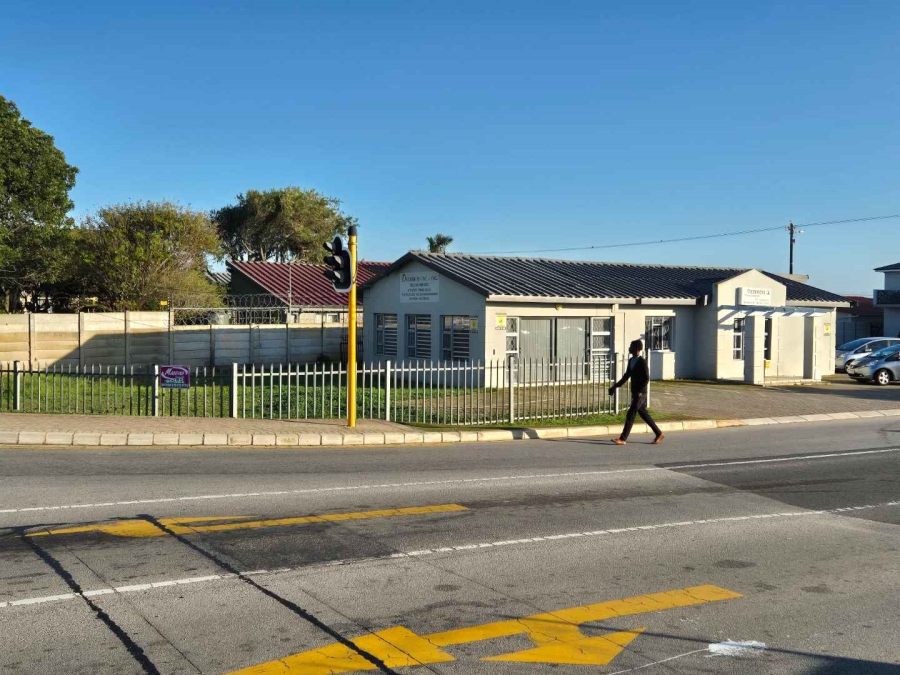 Commercial Property for Sale in Da Nova Western Cape